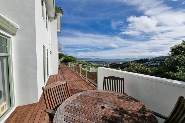 Photo of property in 95 Viewmont Drive, Harbour View, Lower Hutt, 5010