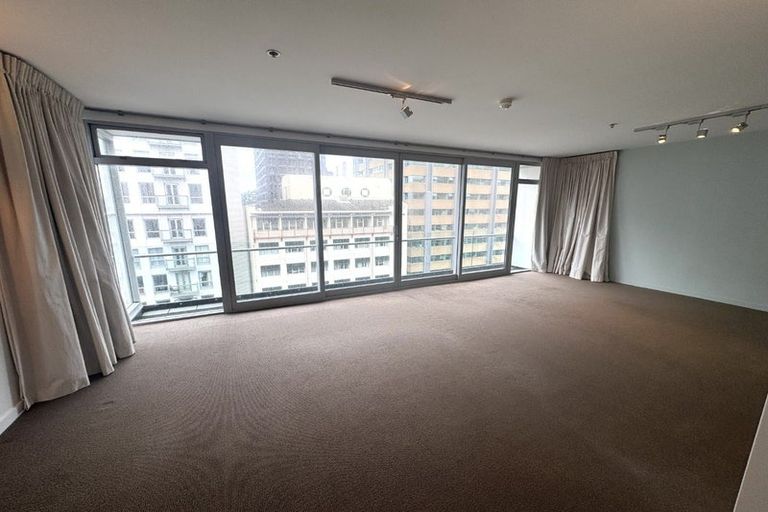 Photo of property in Montreaux Apartments, 9c/164 The Terrace, Wellington Central, Wellington, 6011