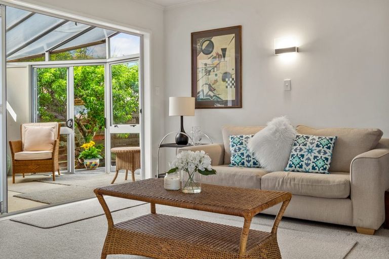 Photo of property in 1/17 Craig Road, Milford, Auckland, 0620