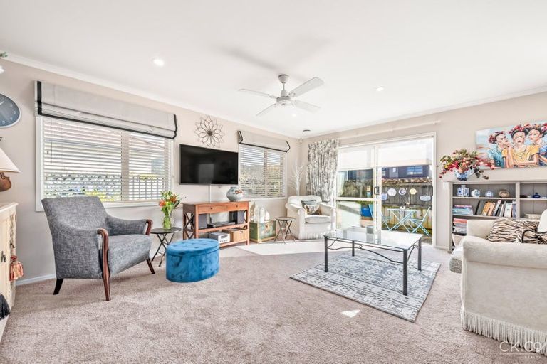 Photo of property in 47 Woodland Mews, Wainuiomata, Lower Hutt, 5014