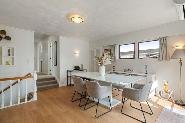 Photo of property in 81 Seaview Road, Paremata, Porirua, 5024