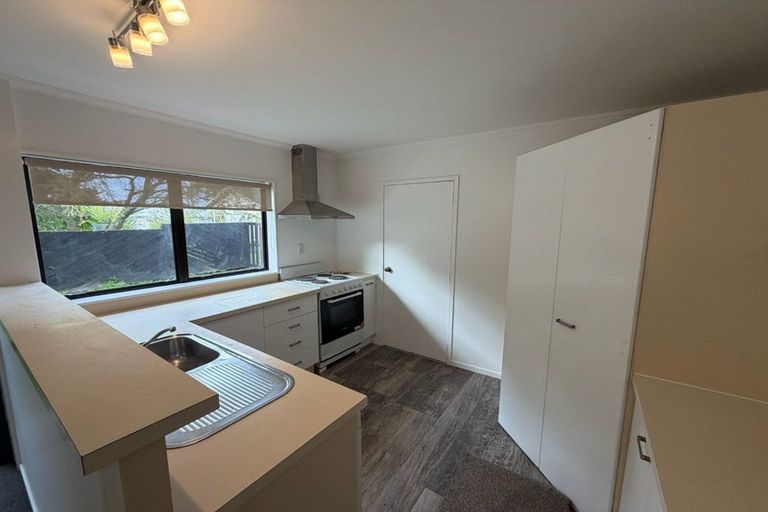 Photo of property in 1 Merville Avenue, Te Atatu South, Auckland, 0610