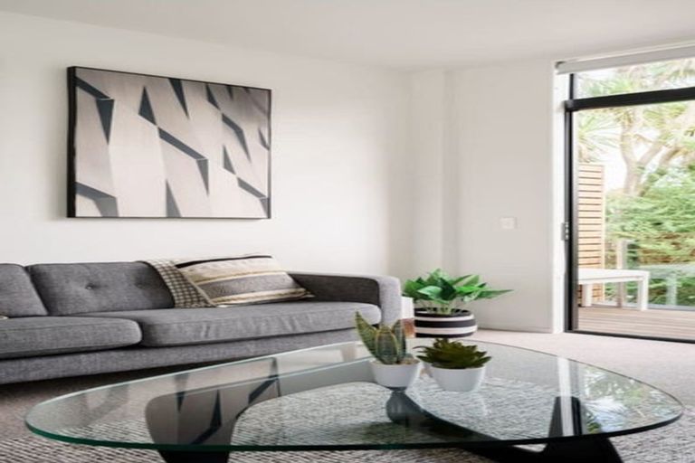 Photo of property in 2/22 Peterborough Street, Christchurch Central, Christchurch, 8013