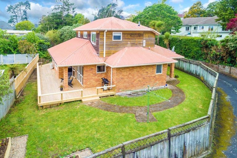 Photo of property in 8a Alison Street, Hamilton Lake, Hamilton, 3204