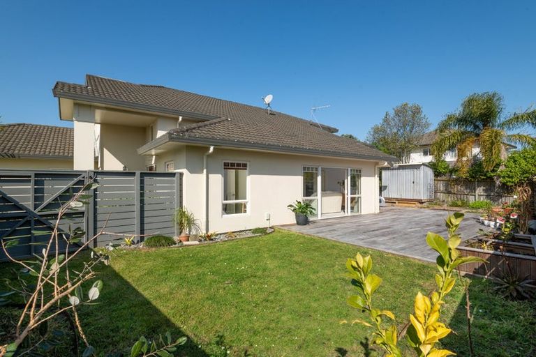 Photo of property in 16 Oakway Drive, Schnapper Rock, Auckland, 0632