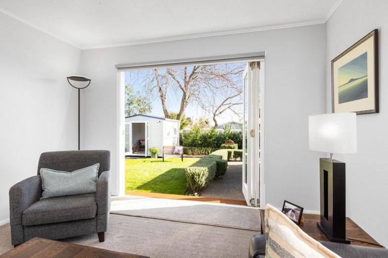 Photo of property in 62b Middle Road, Havelock North, 4130