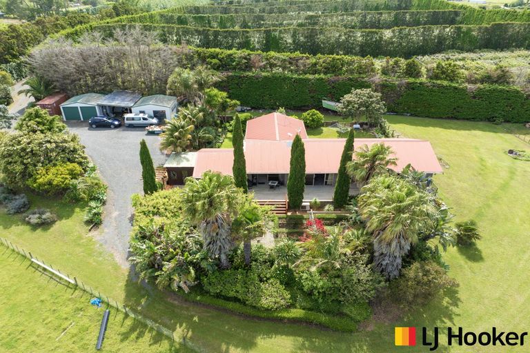 Photo of property in Glenbrook Beach Road, Glenbrook, 2681