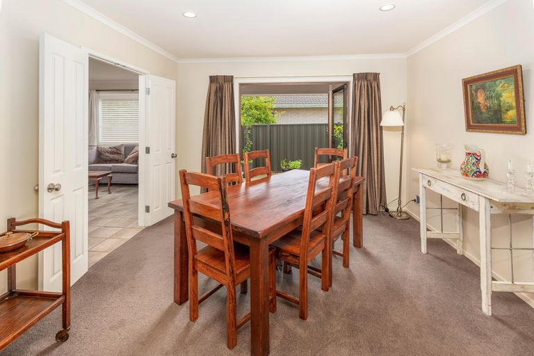 Photo of property in 5 Gulliver Place, Conifer Grove, Takanini, 2112