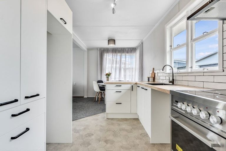 Photo of property in 5 Cricket Place, Melville, Hamilton, 3206