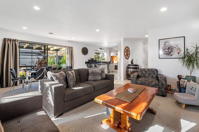 Photo of property in 1 Stonebridge Park Drive, Holdens Bay, Rotorua, 3010