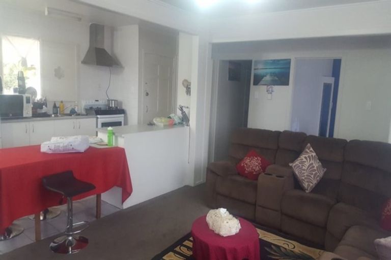 Photo of property in 49 Robertson Road, Favona, Auckland, 2024