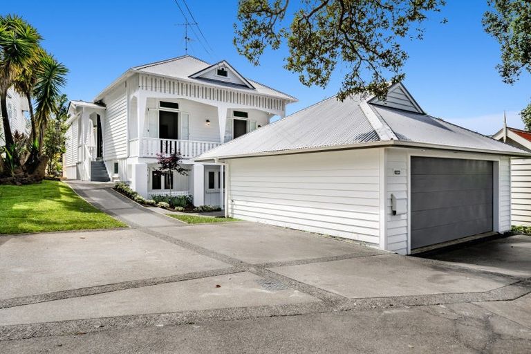 Photo of property in 31 Atarangi Road, Greenlane, Auckland, 1051