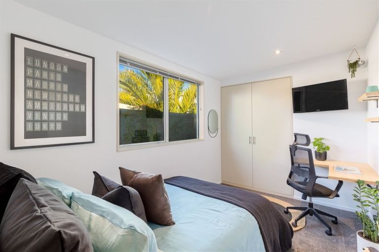 Photo of property in 11 Linkwater Way, Parklands, Christchurch, 8083