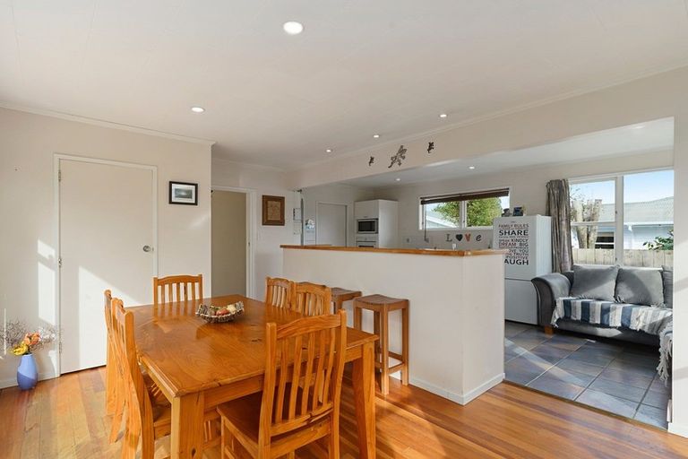 Photo of property in 14 Walton Road, Paraparaumu Beach, Paraparaumu, 5032