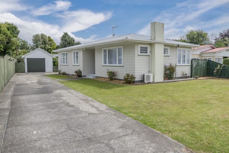 Photo of property in 61 Mako Mako Road, Levin, 5510