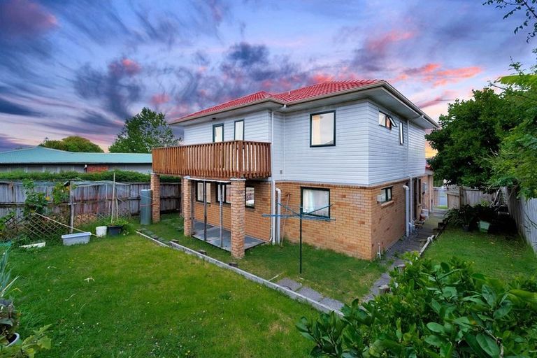 Photo of property in 52a Roberts Road, Te Atatu South, Auckland, 0610