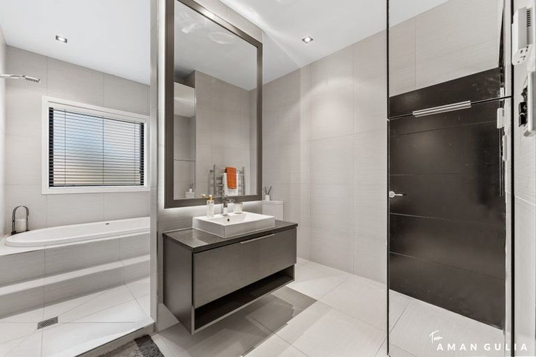 Photo of property in 11b Greenhithe Road, Greenhithe, Auckland, 0632