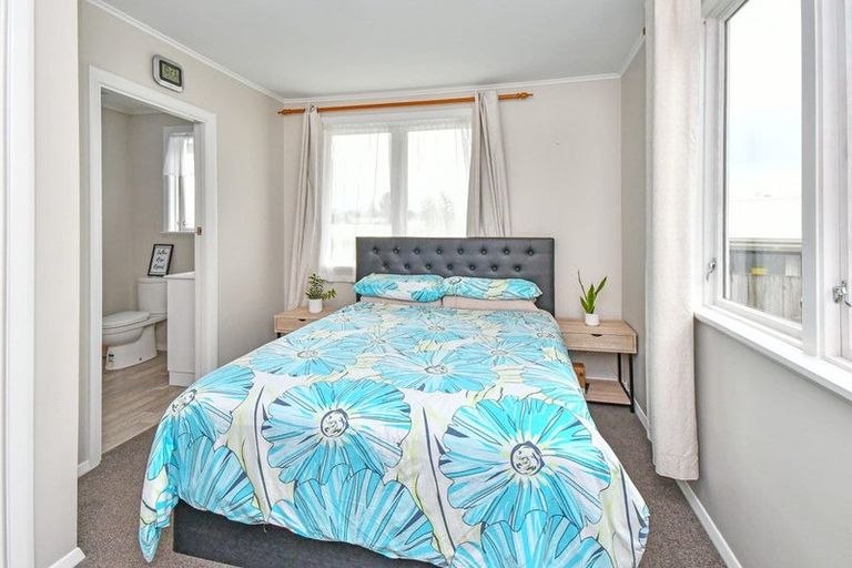 Photo of property in 67 Arimu Road, Papakura, 2110