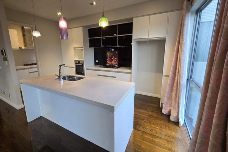 Photo of property in 34 Leburn Crescent, Flat Bush, Auckland, 2016