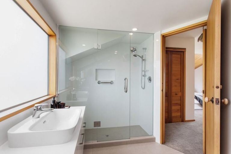 Photo of property in 19 Tenby Place, Avondale, Christchurch, 8061