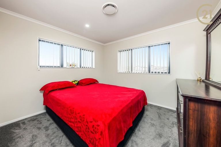 Photo of property in 14 Koroheke Road, Takanini, 2110