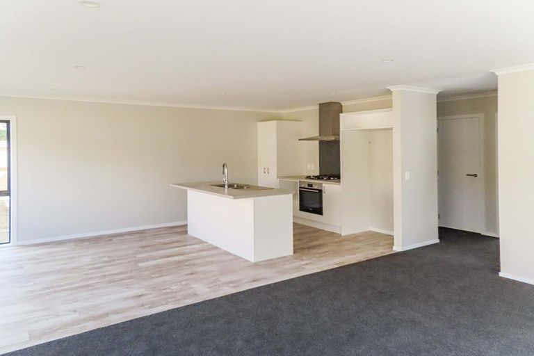 Photo of property in 2/25 Benge Crescent, Naenae, Lower Hutt, 5011
