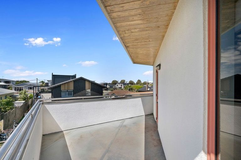 Photo of property in 2/5 Richmond Street, Fitzroy, New Plymouth, 4312