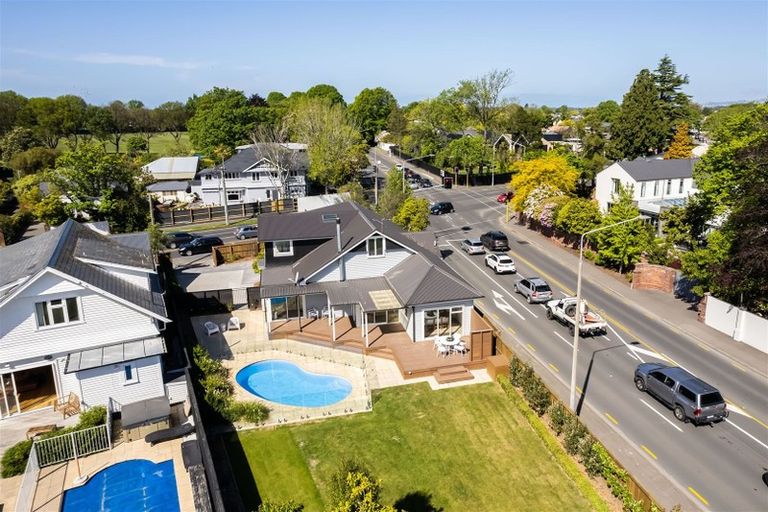 Photo of property in 3 Strowan Road, Strowan, Christchurch, 8052