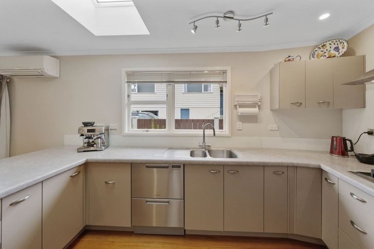 Photo of property in 18 Saint Edmund Crescent, Tawa, Wellington, 5028