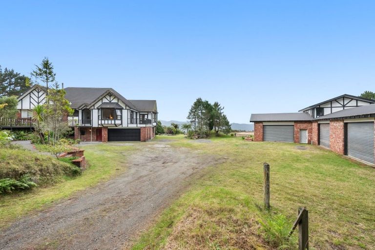 Photo of property in 117 Sweetacres Drive, Belmont, Lower Hutt, 5010