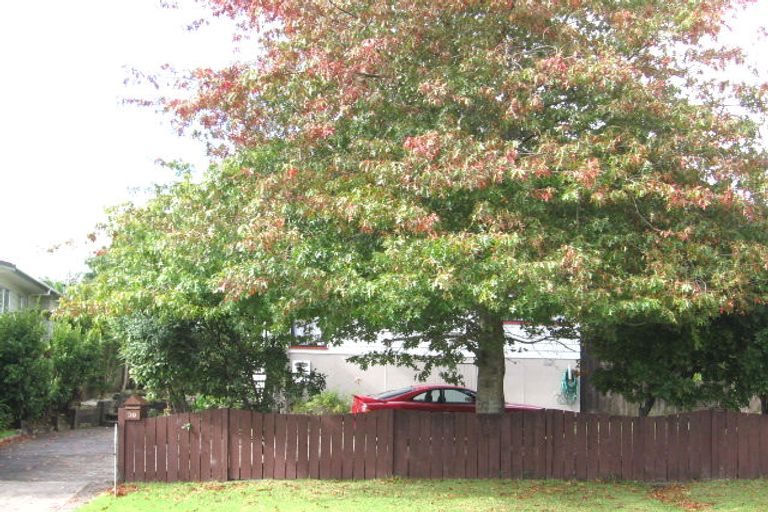 Photo of property in 39 Borich Road, Sunnyvale, Auckland, 0612