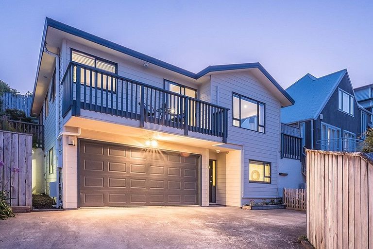 Photo of property in 17a Manuka Street, Miramar, Wellington, 6022