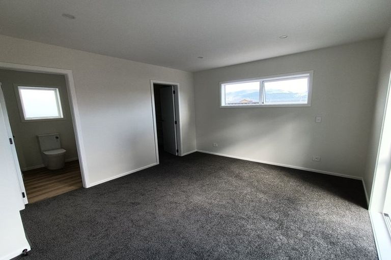 Photo of property in 28 Cynisca Crescent, Wallaceville, Upper Hutt, 5018