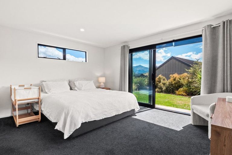 Photo of property in 6 Kerrera Lane, Jacks Point, Queenstown, 9371