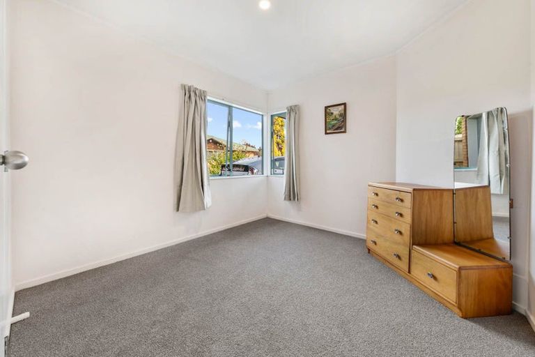 Photo of property in 678 Te Atatu Road, Te Atatu Peninsula, Auckland, 0610