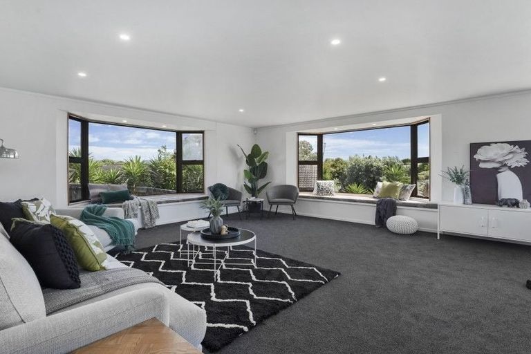 Photo of property in 5 Chilton Drive, Paraparaumu, 5032