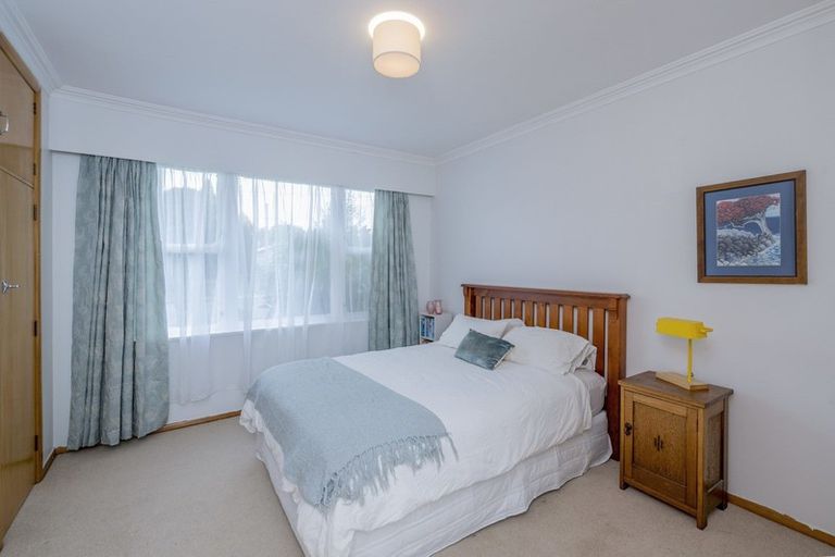 Photo of property in 12 Highbury Drive, Levin, 5510