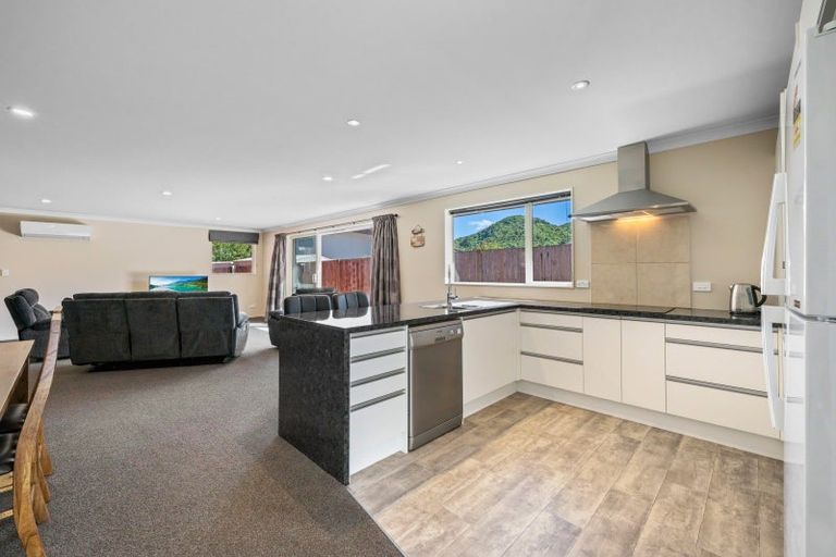 Photo of property in 23 Admiralty Place, Waikawa, Picton, 7220
