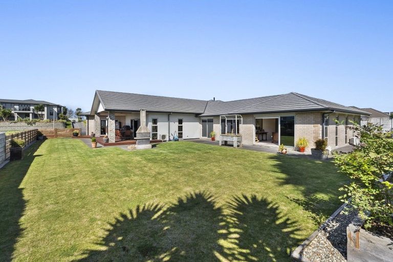 Photo of property in 5 Links Drive, Waiwhakaiho, New Plymouth, 4312