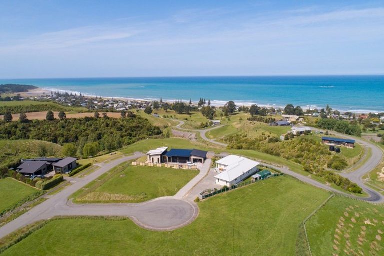 Photo of property in 31 Tama Road, Riversdale Beach, Masterton, 5872