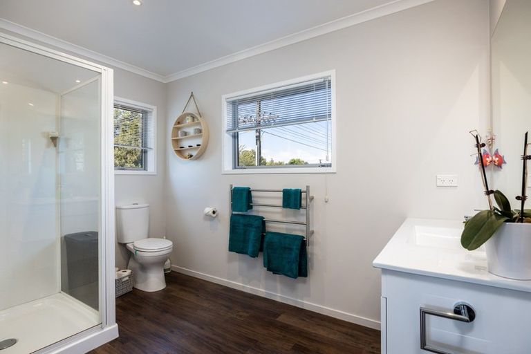 Photo of property in 398 Mangorei Road, Highlands Park, New Plymouth, 4312