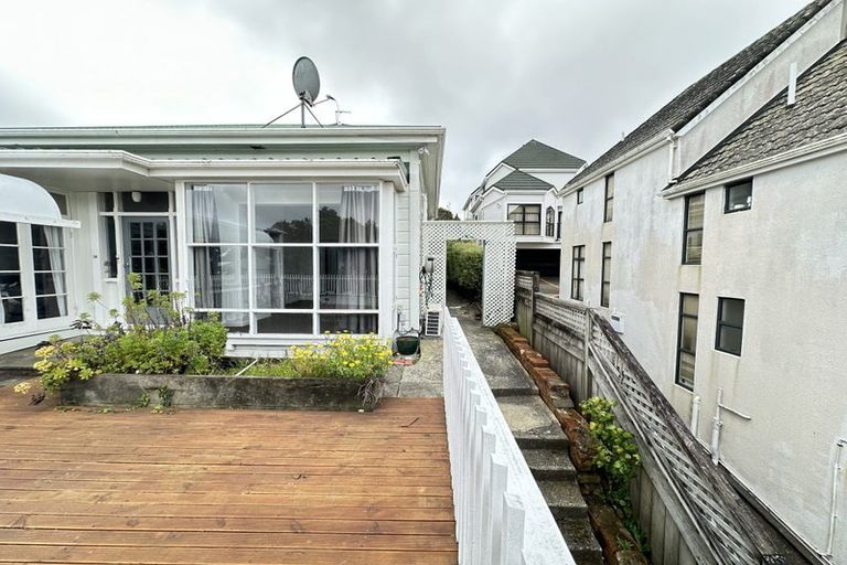 Photo of property in 34 Grove Road, Kelburn, Wellington, 6012