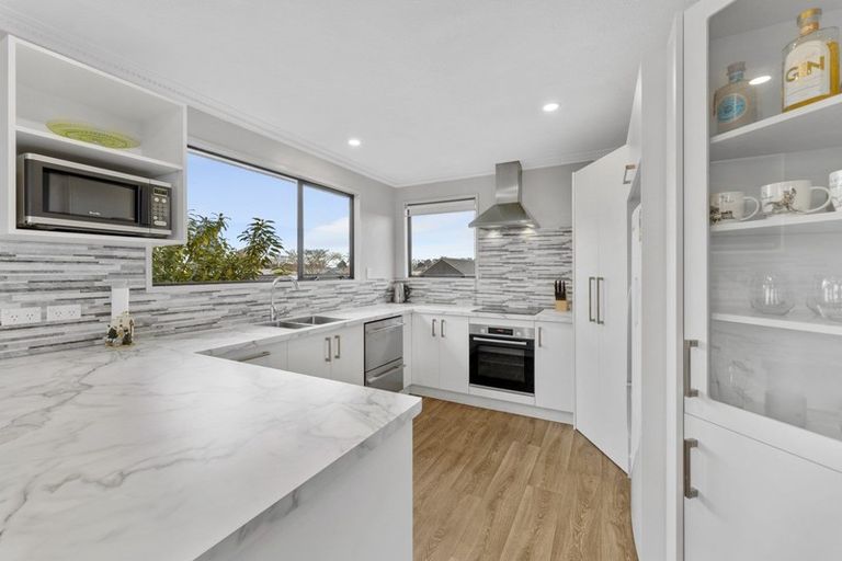 Photo of property in 23 Freebairn Street, Redwood, Christchurch, 8051