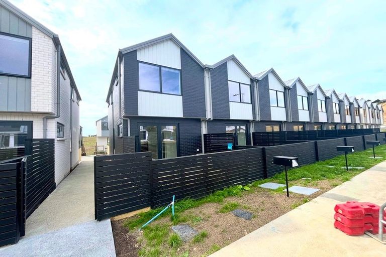 Photo of property in 9/21 Makomako Drive, Orewa, 0931