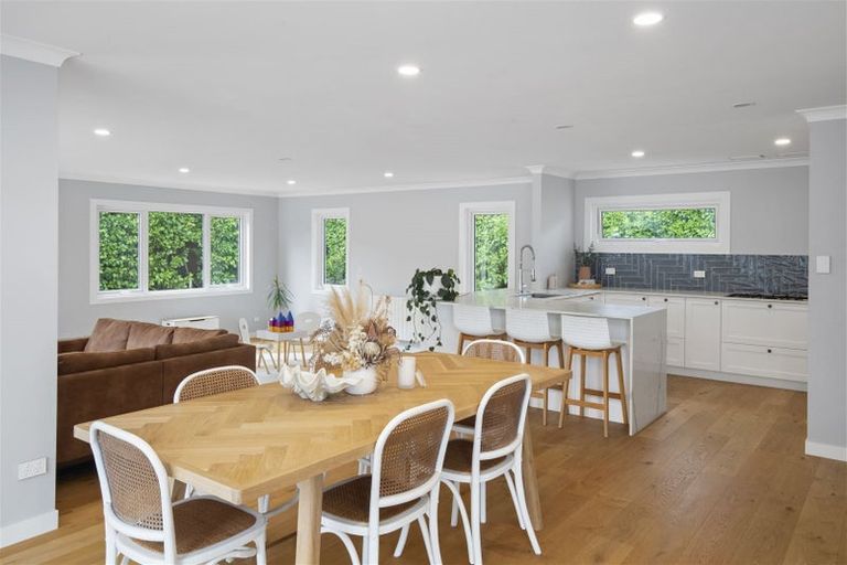 Photo of property in 10 Litchfield Place, Clarks Beach, 2122