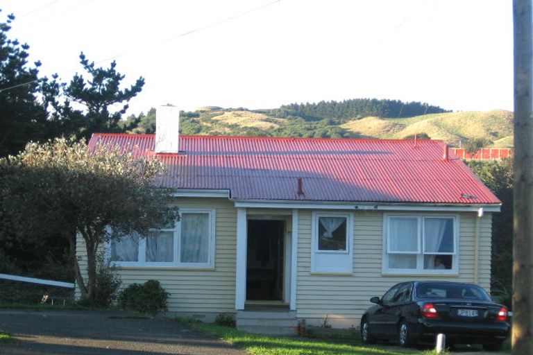 Photo of property in 135 Castor Crescent, Cannons Creek, Porirua, 5024