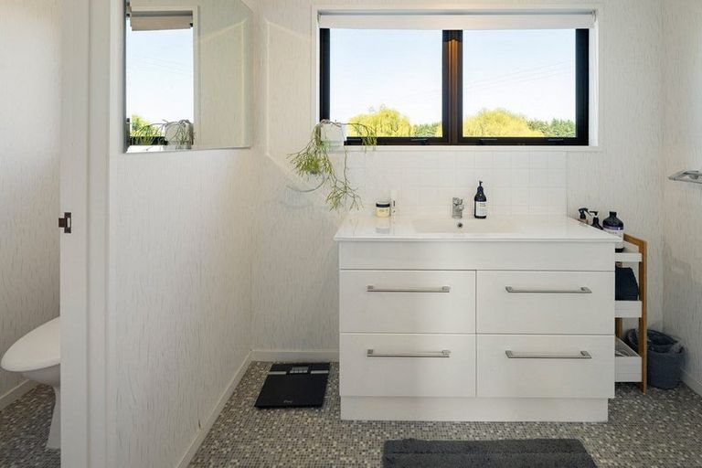 Photo of property in 166 Racecourse Road, Cambridge, 3493