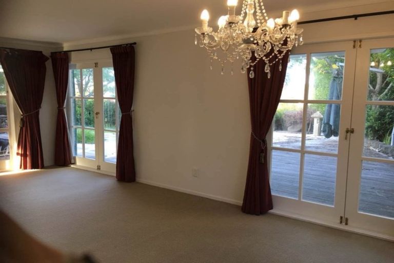 Photo of property in 16 Paisley Street, Mellons Bay, Auckland, 2014