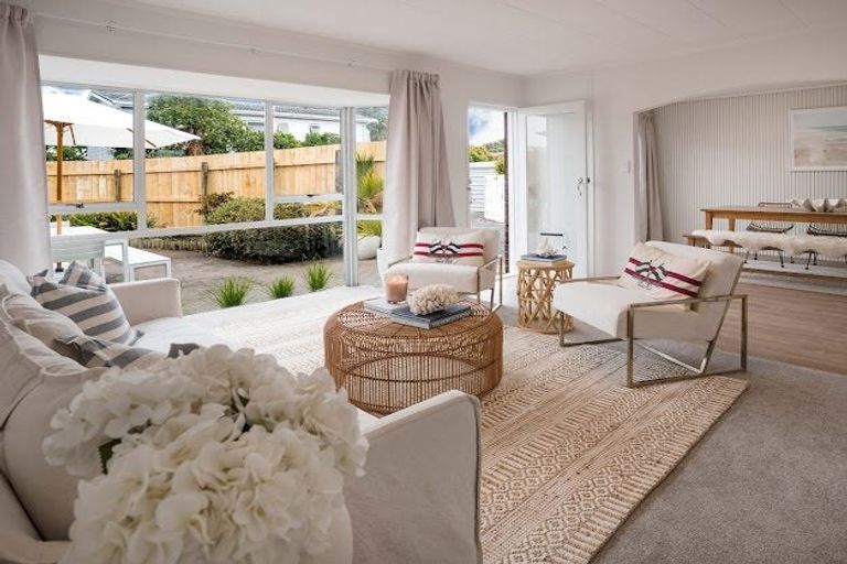 Photo of property in 3/83 Centreway Road, Orewa, 0931