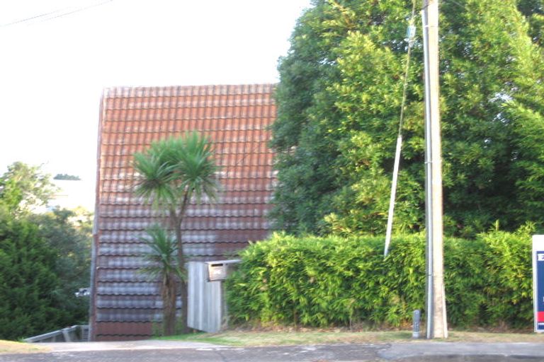 Photo of property in 24 Cornwall Street, Te Atatu South, Auckland, 0610